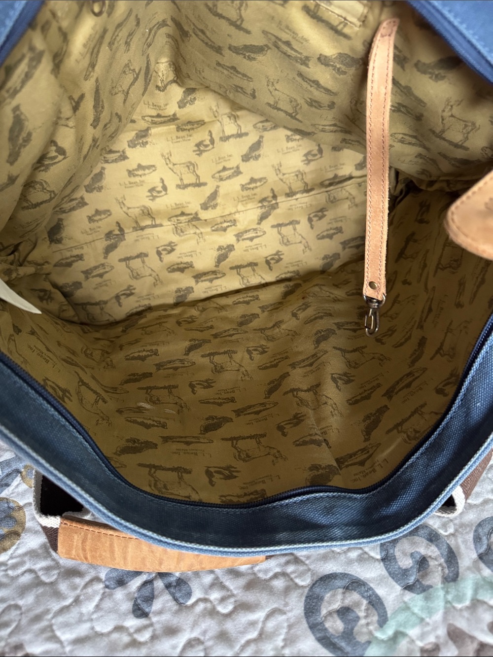 L.L. Bean Vintage  RARE Navy Canvas Tote w/ Fish Embroidery & Leather Brown Trim - Picture 13 of 13